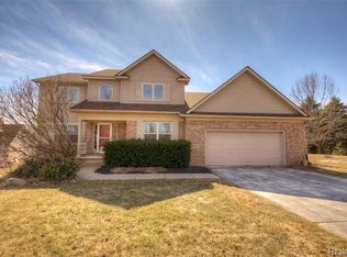 9817 Oxford Ct, Dexter, MI 48130