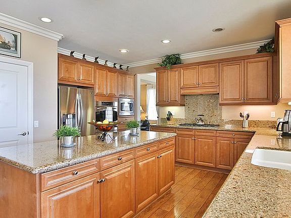 3rd image of 12751 Mediterranean Dr