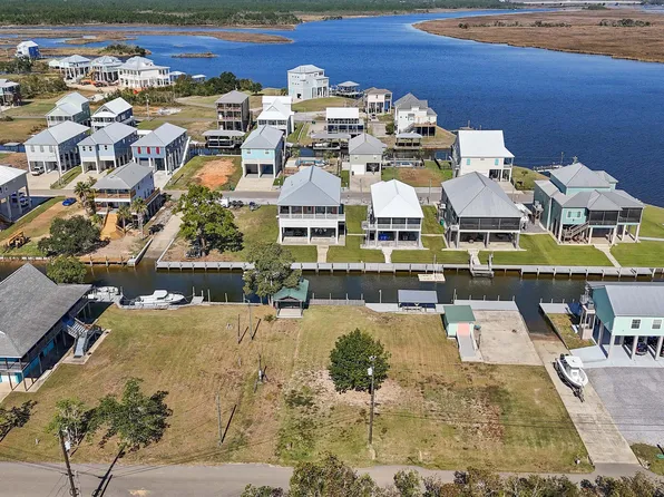 4048 Baffin St, Bay Saint Louis, MS 39520