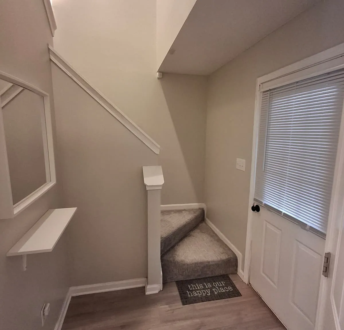 3 bed, 2.5 bath, 1200 sqft, $2,300 — Photo 2