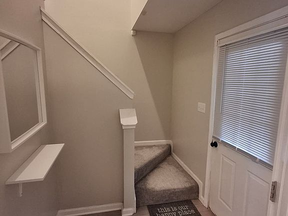 2nd image of 6953 Gallant Cir SE