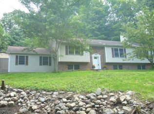 201 Vail Rd, Columbia, NJ 07832