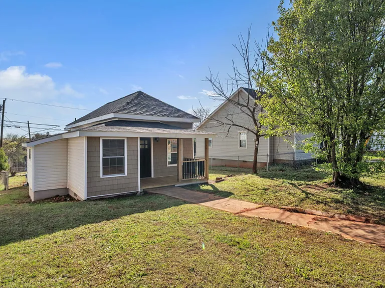4 Walnut St #A — Photo 22