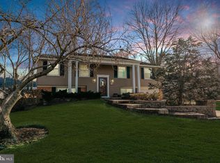 5411 Dunsmore Rd, Alexandria, VA 22315