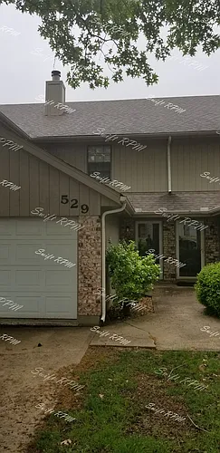 529 NE Churchill St #2-1 Photo 1