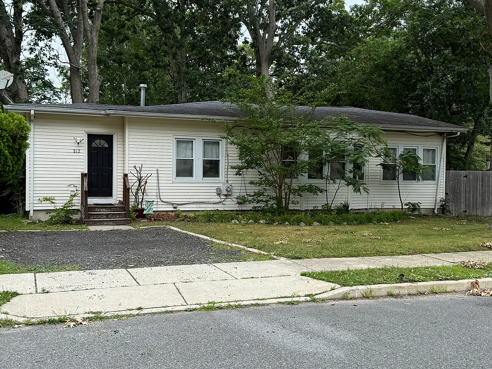 812 W Ashland Ave
