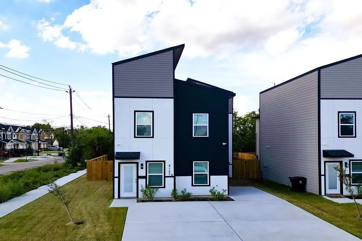 3 bed, 3.0 bath, $1,950 — Photo 1