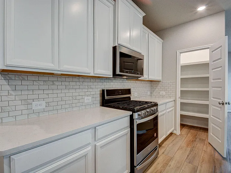 18572 Meadow Point Ln — Photo 16