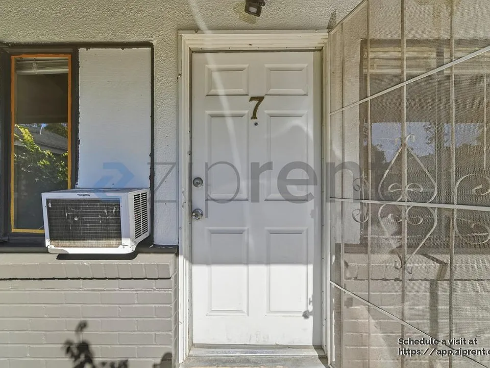 139 W 18th St #7