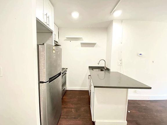 3rd image of 301 W 130th St APT 1D