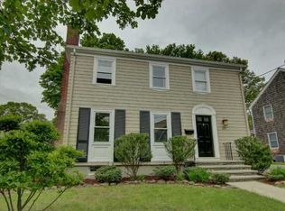 211 Cleveland St, Pawtucket, RI 02860