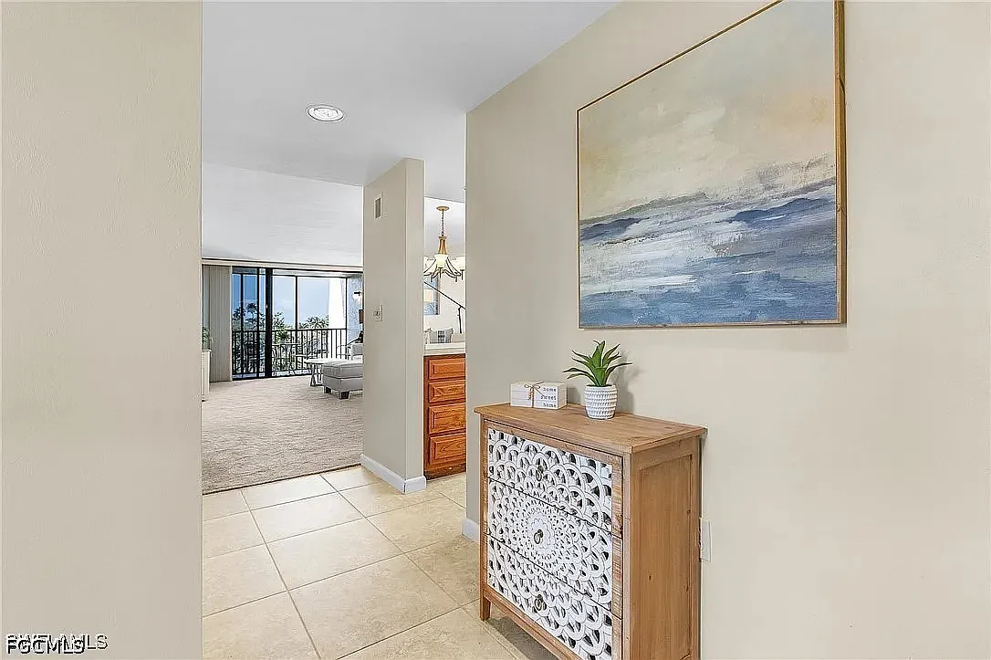 2 bed, 2.0 bath, 1143 sqft, $5,500 — Photo 3