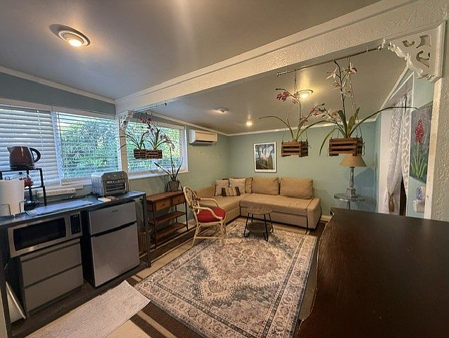 2nd image of 2333 Winter Park Rd