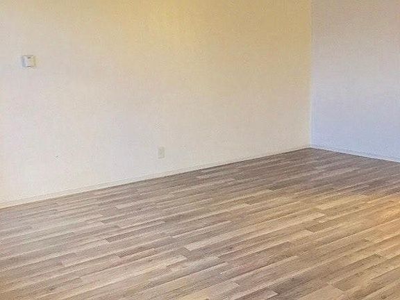 5th image of 5220 Burlingame Ave