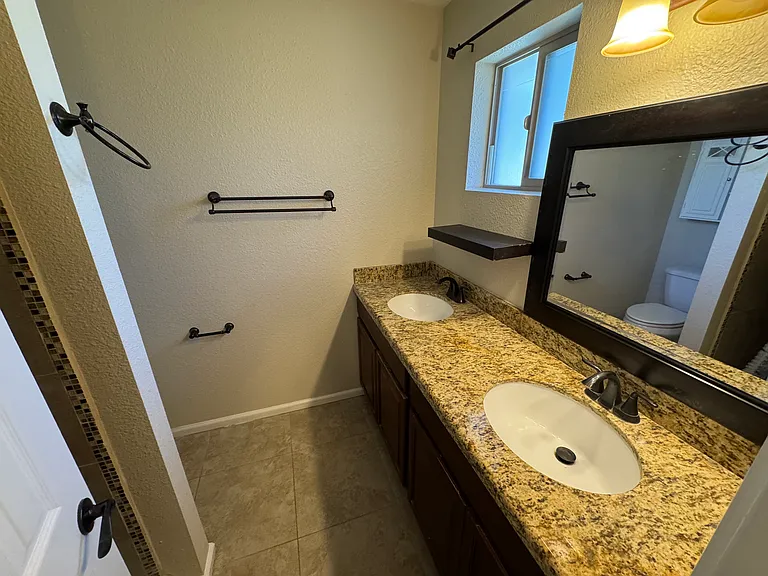 2058 E Fremont Dr — Photo 14