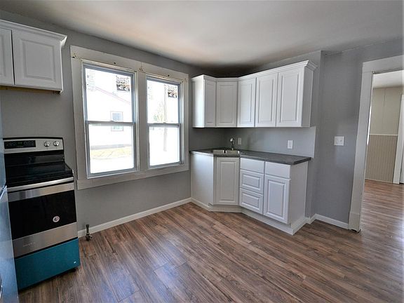 4th image of 140 Elmwood Ln