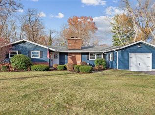 1775 Woodside Dr, Hermitage, PA 16148