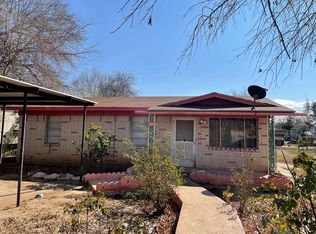 214 E Refugio St, Crystal City, TX 78839