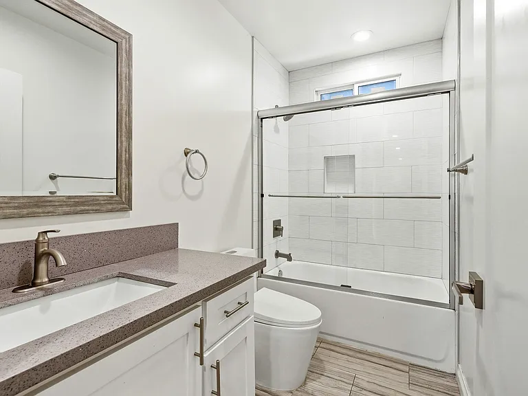 1822 S Harvard Blvd — Photo 16