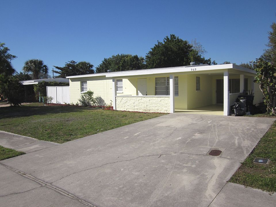 1st image of 969 Lakeview Dr