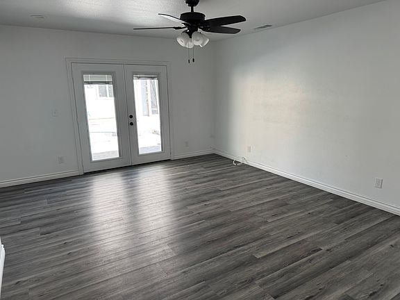 3rd image of 5845 Dogwood St #A