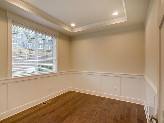 4th image of 5061 231st Ave SE