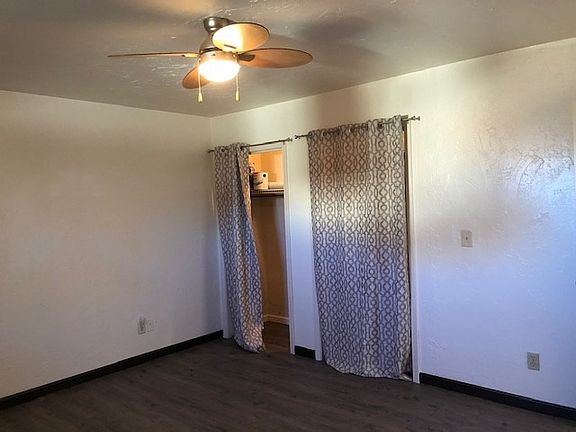 3rd image of 905 E Drummond Ave