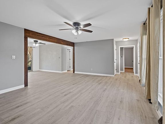 4th image of 721 W 78th Ave