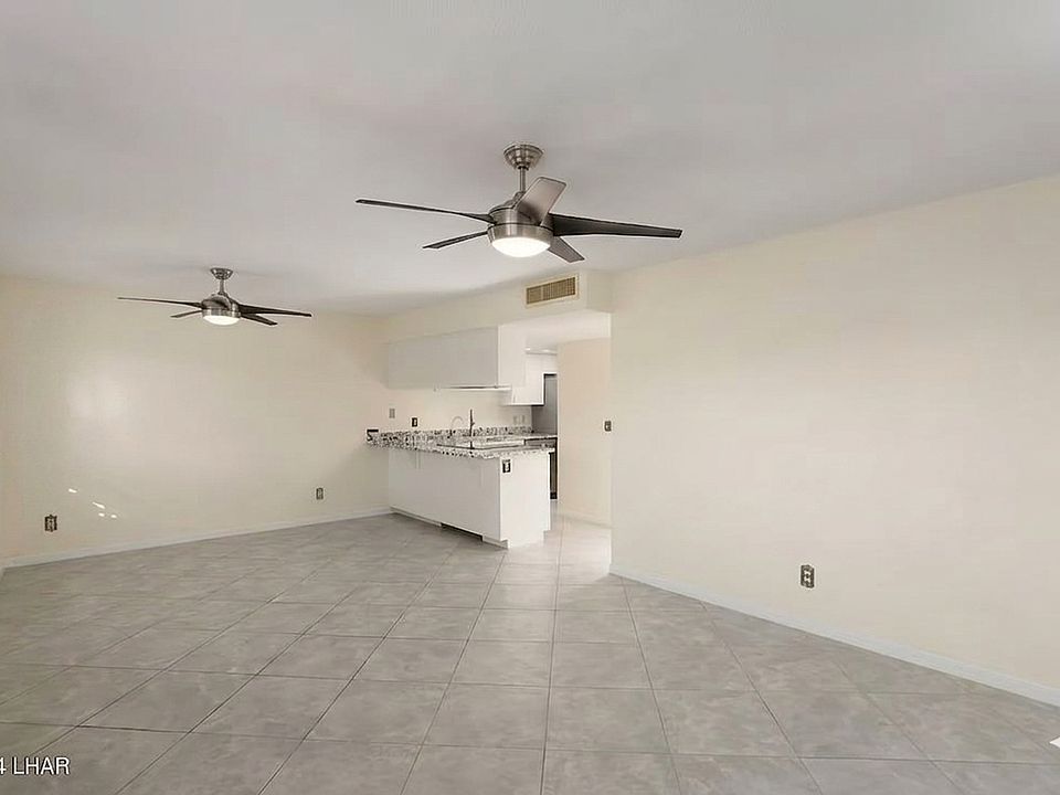1st image of 1957 Mesquite Ave #L
