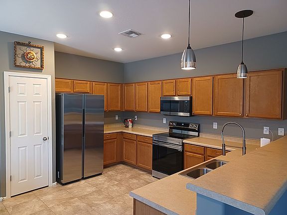 4th image of 16479 W Lilac St
