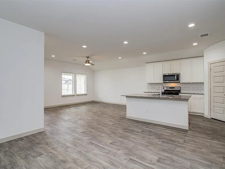 10602 Great Basin Dr — Photo 7