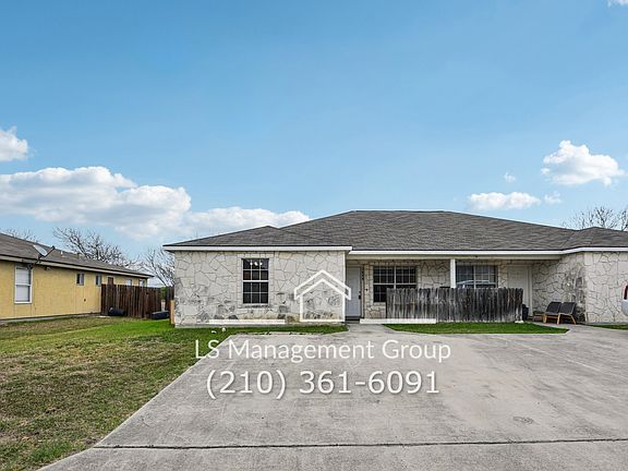 2nd image of 7636 Windsor Oaks #7636