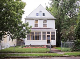 898 6th St E, Saint Paul, MN 55106