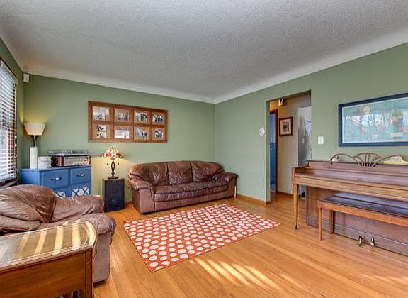3rd image of 1077 Cumberland St