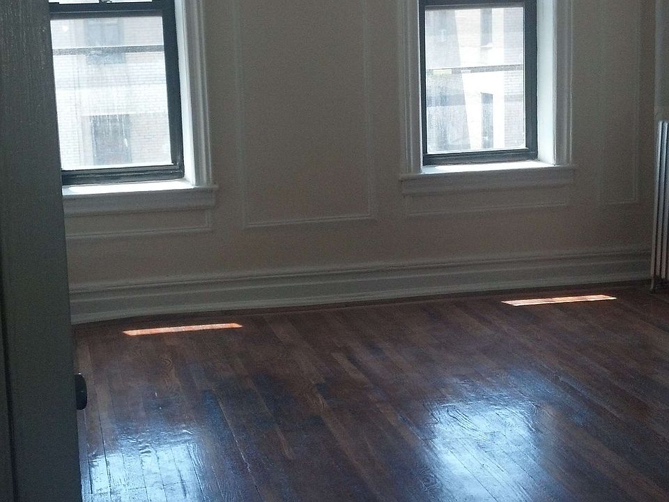 2nd image of 250 Ocean Pkwy APT 2D