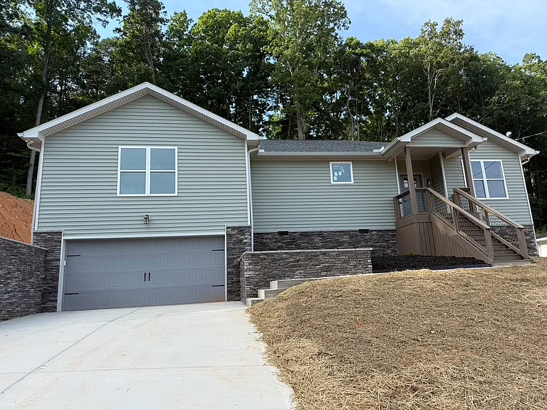 378 Signet Ln — Photo 1