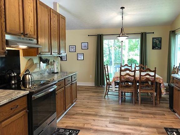 5th image of 3683 Shorewood Dr