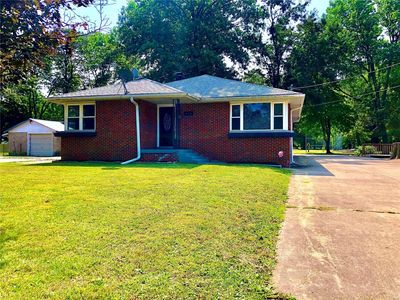 220 Broadway, Highland, IL, 62249