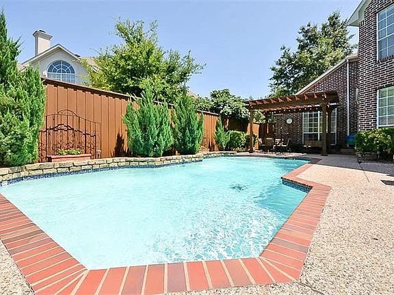 2nd image of 3909 Evesham Dr