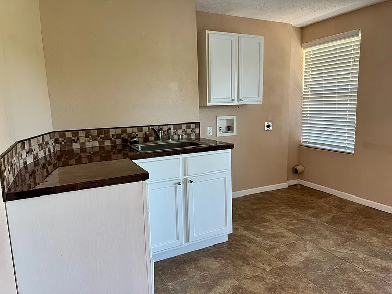 18410 Charity Dr — Photo 19
