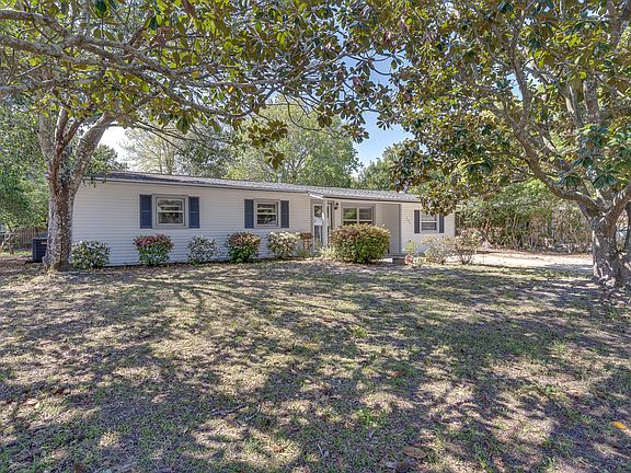 3rd image of 383 Oakland Cir NW