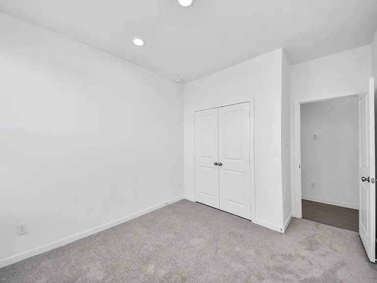 29515 Pondview Dr — Photo 26