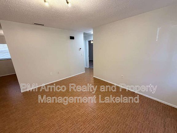 5th image of 1211 Robert King High Dr