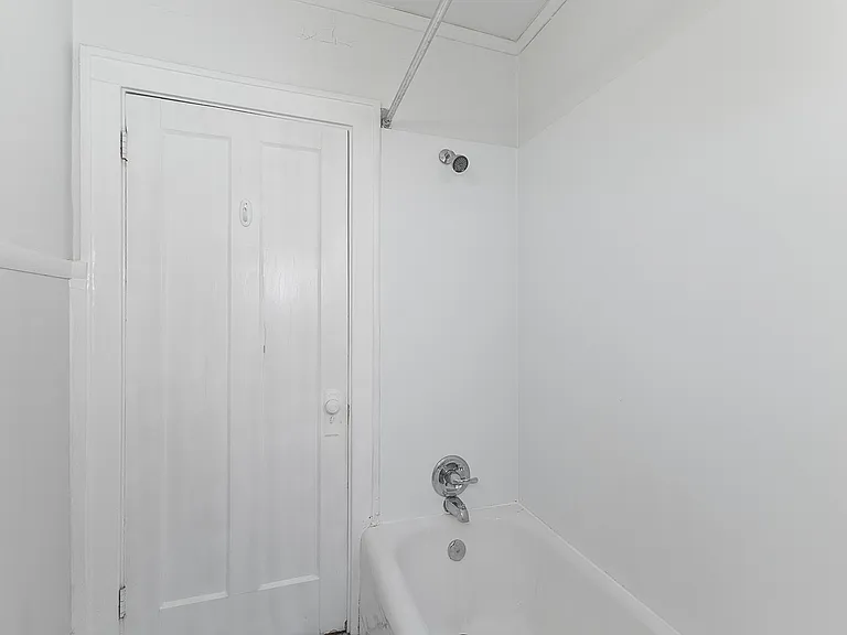 3096 Madison Rd #8 — Photo 17