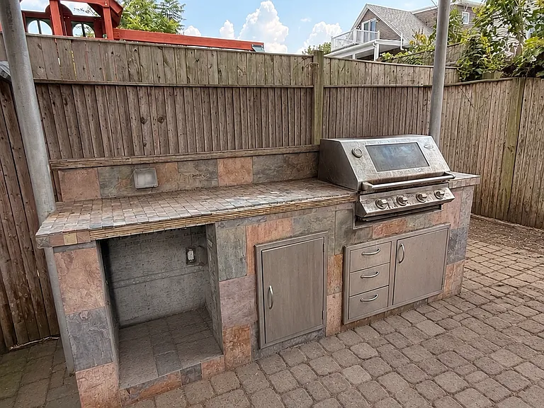 9 Almont St #2 — Photo 32