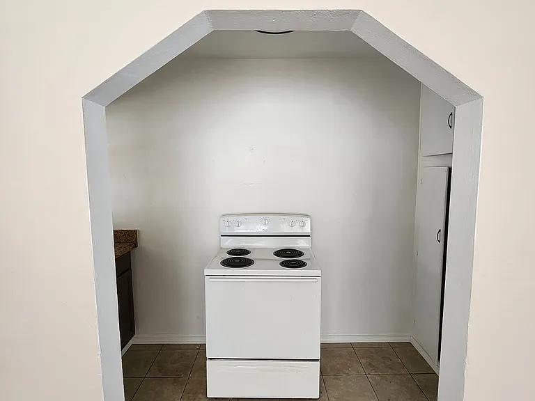 1515 W Washington St #10 — Photo 7