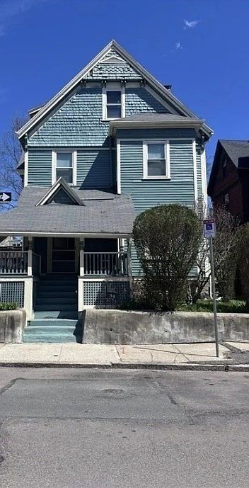 1st image of 34 Gaston St
