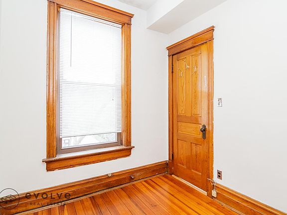5th image of 1820 N Fremont St #3R
