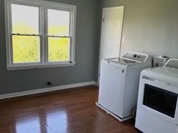 4th image of 1074 Ottawa Rd