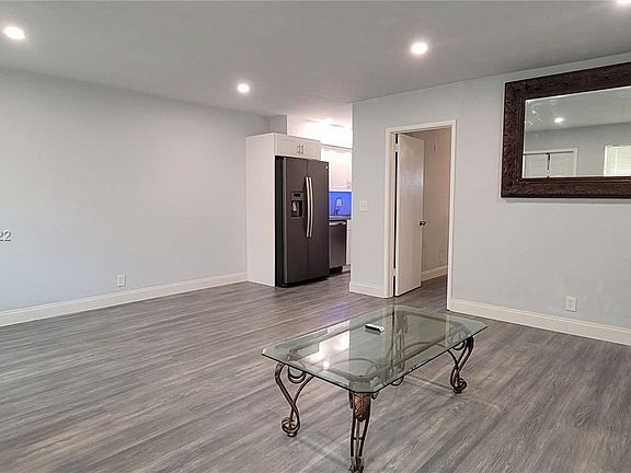 2nd image of 2901 Polk St APT 5
